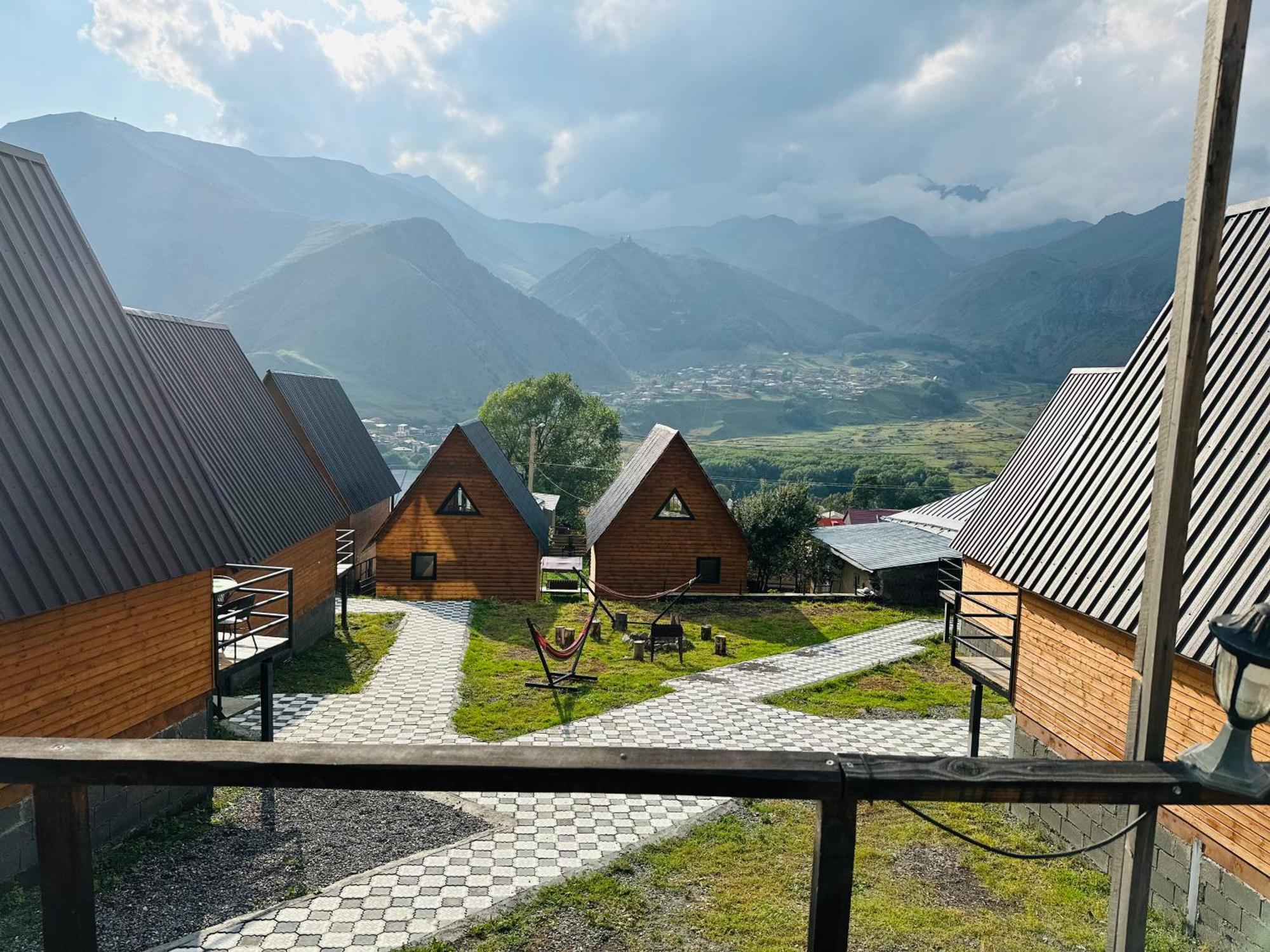Guesthouse Elli & Cottages Stepantsminda Exterior foto