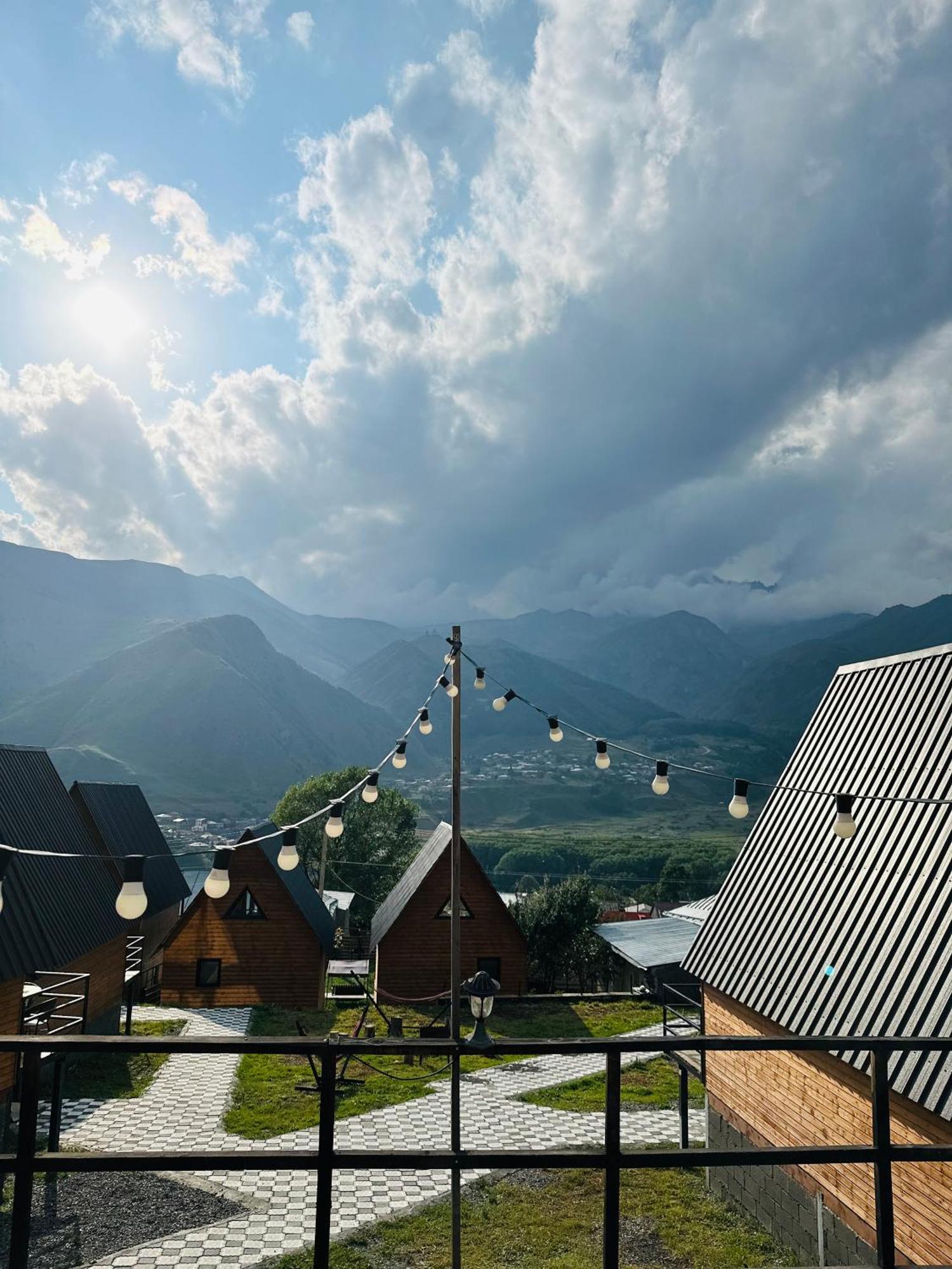 Guesthouse Elli & Cottages Stepantsminda Exterior foto
