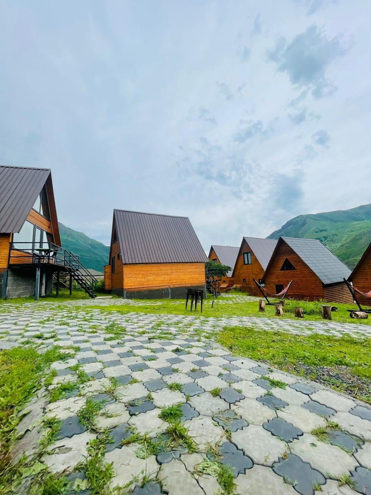 Guesthouse Elli & Cottages Stepantsminda Exterior foto
